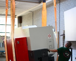 IMG_8704 Aankomst in te technische ruimte. er moest wel meer ontruimd worden dan de vorige keer.