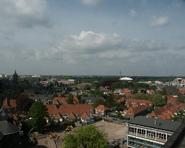 PICT1133 Uitzicht vanuit het dak. Met voor onder de inrichting van het parkeerterrein na de sloop van de 1 torentjes. Helemaal onderin in het midden zie je nog een boom...