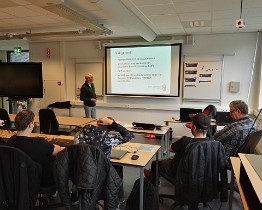 IMG_20171025_130300 Een les security en edp auditing door professor van de universiteit nijmegen