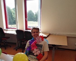 IMG_20170626_110233 En de verjaardag, uitgebreid gevierd, voorzien van balonnen en slingers.