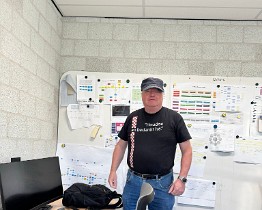 Ben van der Linden Bij het afscheid van Anton had ik een toepasselijk shirtje aangetrokken, MET pet erbij.....